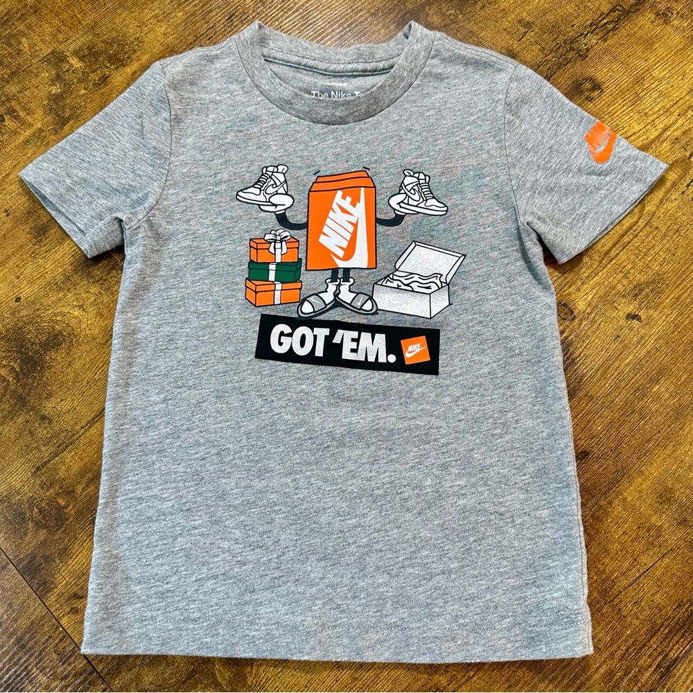Nike Boxy Got ‘Em Sneaker Tee, 4T Gray - Picture 5 of 11